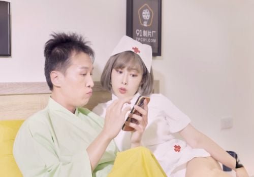 Clip nóng bỏng của y tá Li Nana với bệnh nhân trong phòng khám bí mật